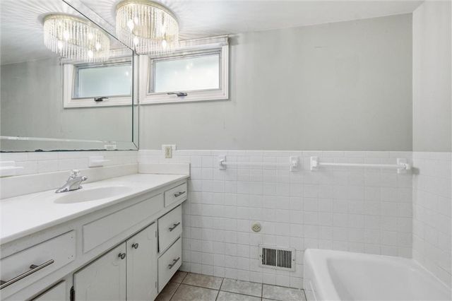 1308 NW 6th Street, Blue Springs, MO 64014