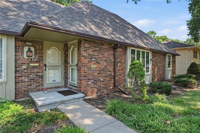 1308 NW 6th Street, Blue Springs, MO 64014