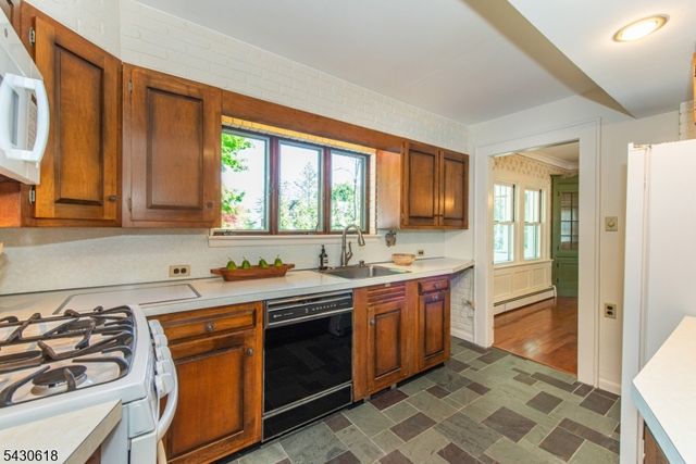 61 S Prospect St, Verona Twp., NJ 07044