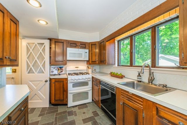 61 S Prospect St, Verona Twp., NJ 07044