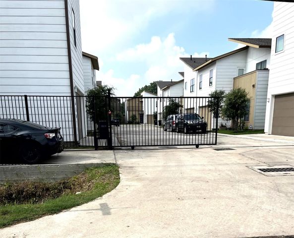 2328 Paul Quinn Street, Houston, TX 77091