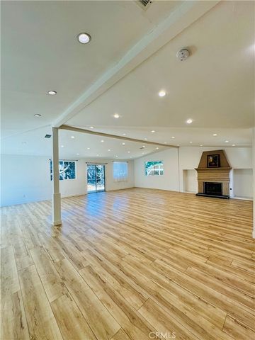 9625 Aqueduct, North Hills, CA 91343