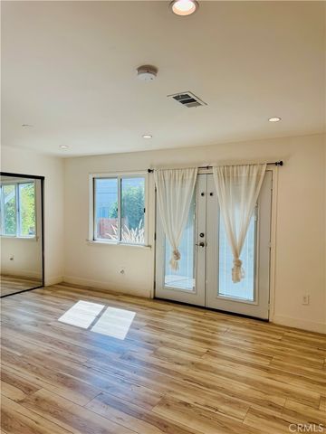9625 Aqueduct, North Hills, CA 91343