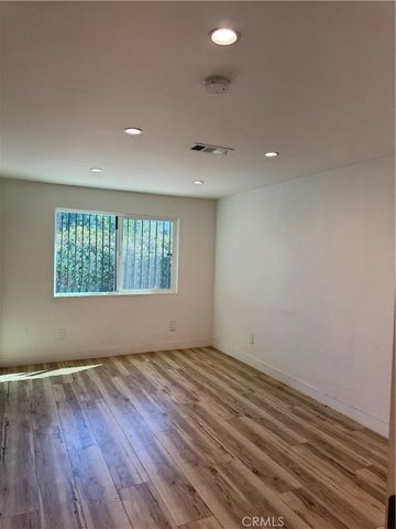 9625 Aqueduct, North Hills, CA 91343