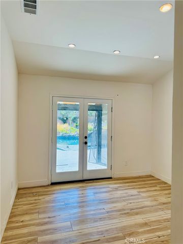 9625 Aqueduct, North Hills, CA 91343