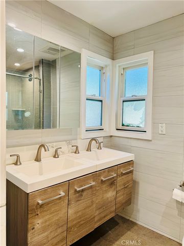9625 Aqueduct, North Hills, CA 91343