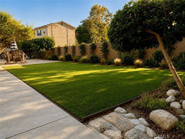 9625 Aqueduct, North Hills, CA 91343