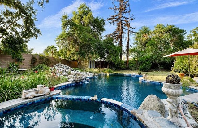 9625 Aqueduct, North Hills, CA 91343