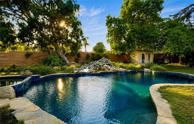 9625 Aqueduct, North Hills, CA 91343