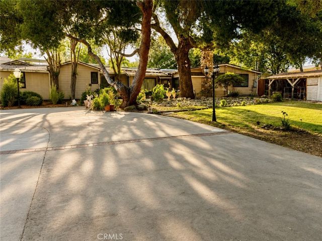 9625 Aqueduct, North Hills, CA 91343