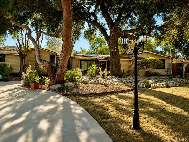 9625 Aqueduct, North Hills, CA 91343