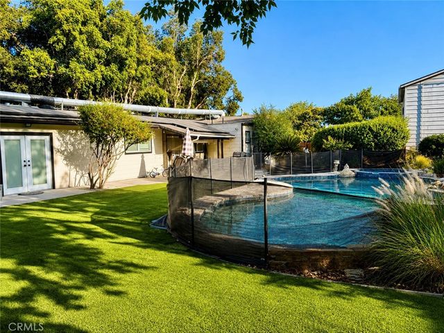 9625 Aqueduct, North Hills, CA 91343