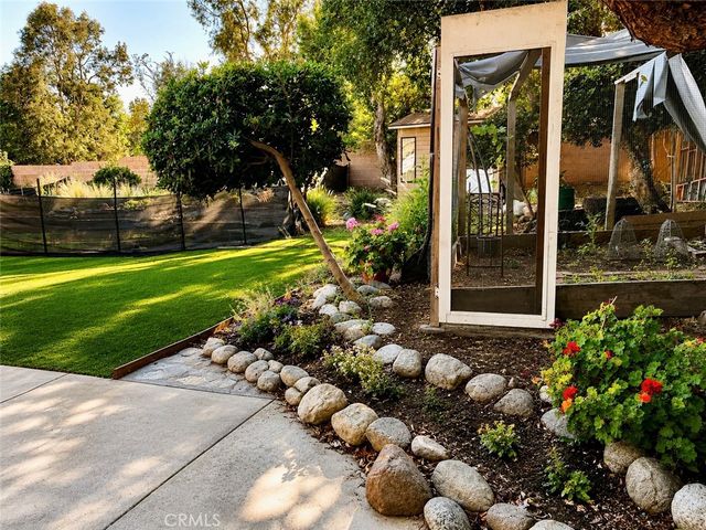 9625 Aqueduct, North Hills, CA 91343