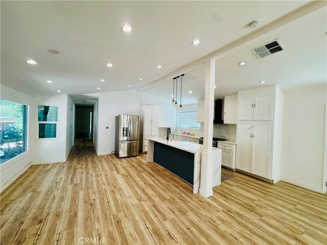 9625 Aqueduct, North Hills, CA 91343