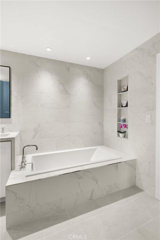 2243 Martin 408, Irvine, CA 92612