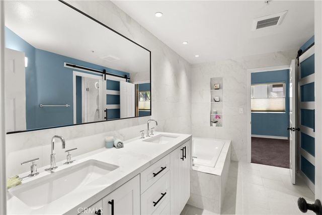 2243 Martin 408, Irvine, CA 92612