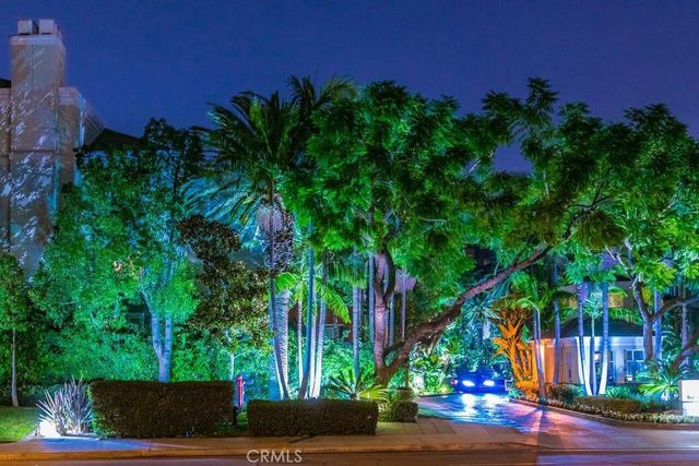 2243 Martin 408, Irvine, CA 92612