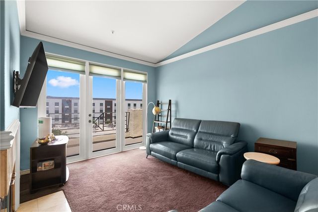 2243 Martin 408, Irvine, CA 92612