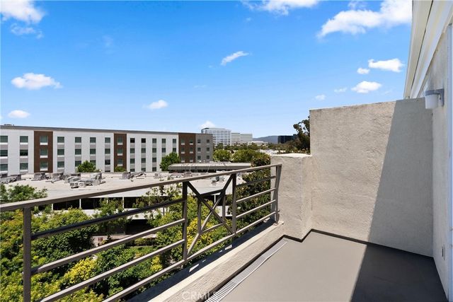 2243 Martin 408, Irvine, CA 92612