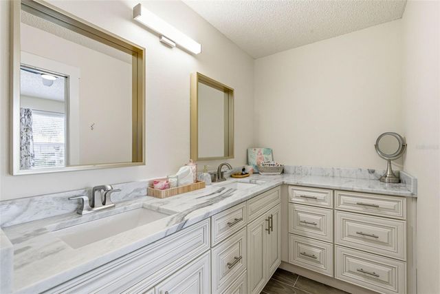 541 BLACK LION DRIVE NE, St Petersburg, FL 33716