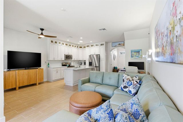 541 BLACK LION DRIVE NE, St Petersburg, FL 33716