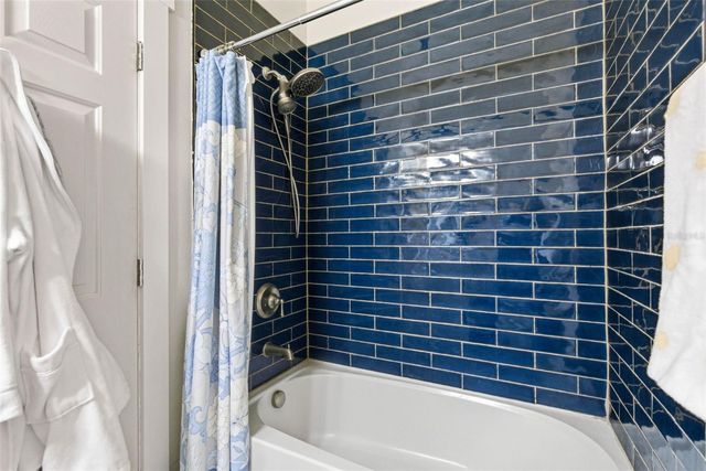 541 BLACK LION DRIVE NE, St Petersburg, FL 33716