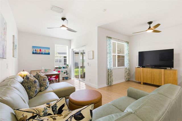 541 BLACK LION DRIVE NE, St Petersburg, FL 33716