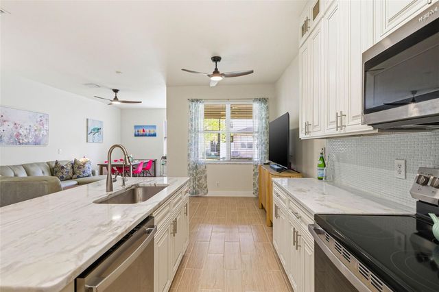 541 BLACK LION DRIVE NE, St Petersburg, FL 33716