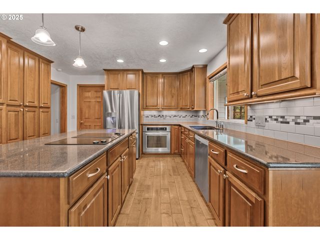 6503 KINNS Rd, Woodburn, OR 97071