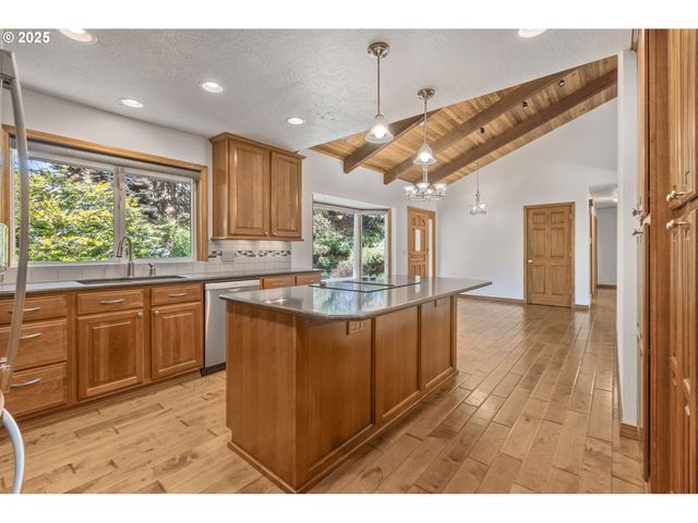 6503 KINNS Rd, Woodburn, OR 97071