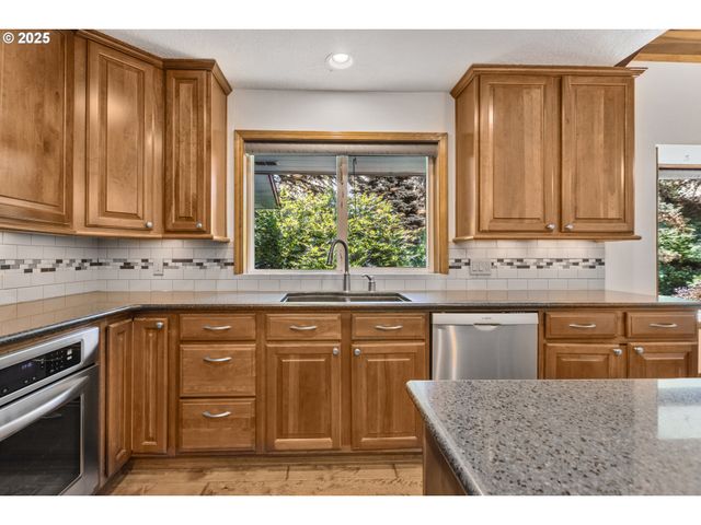 6503 KINNS Rd, Woodburn, OR 97071