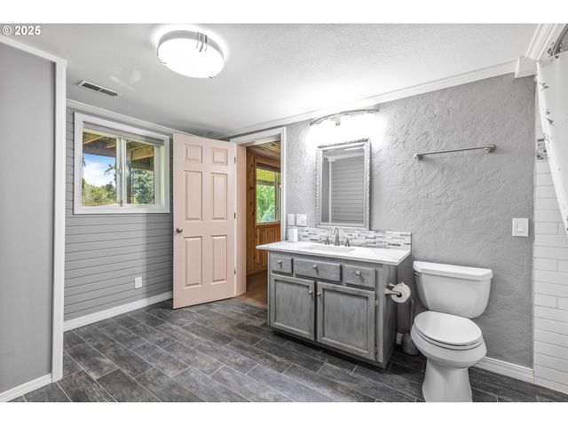 6503 KINNS Rd, Woodburn, OR 97071