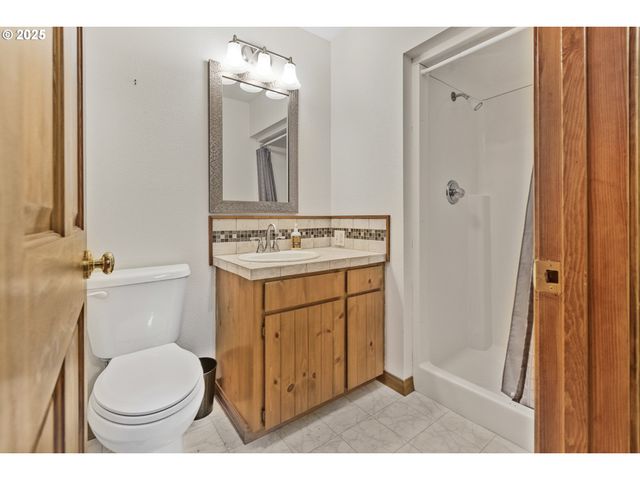 6503 KINNS Rd, Woodburn, OR 97071