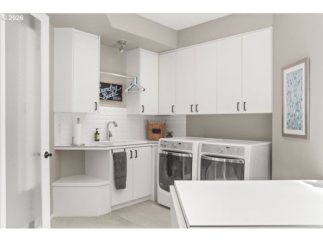 4221 Sw SELLING Ct, Portland, OR 97221