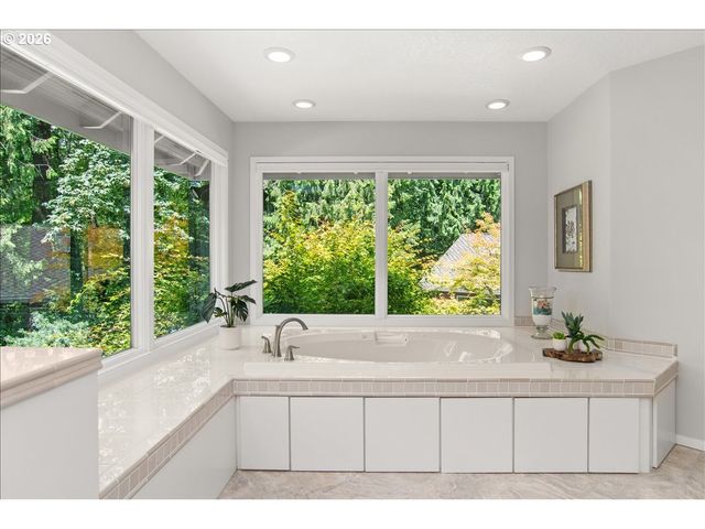 4221 Sw SELLING Ct, Portland, OR 97221