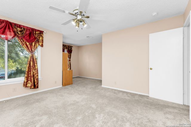 6161 Border Trail Dr, San Antonio, TX 78240