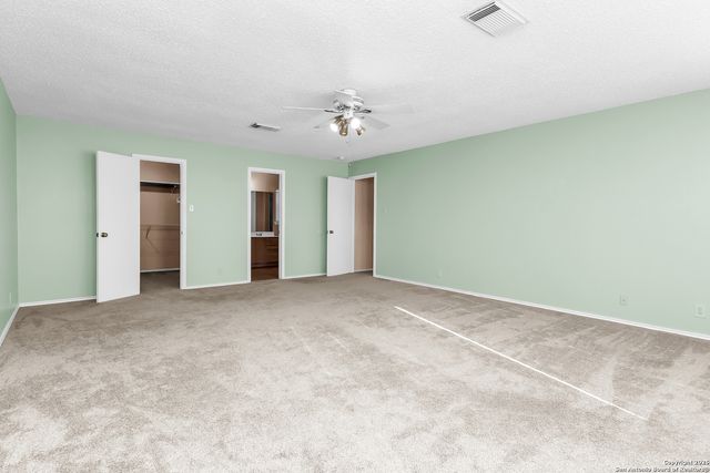 6161 Border Trail Dr, San Antonio, TX 78240