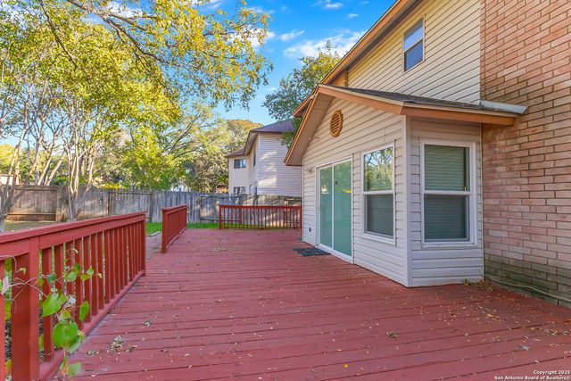 6161 Border Trail Dr, San Antonio, TX 78240