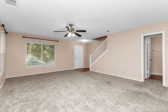 6161 Border Trail Dr, San Antonio, TX 78240