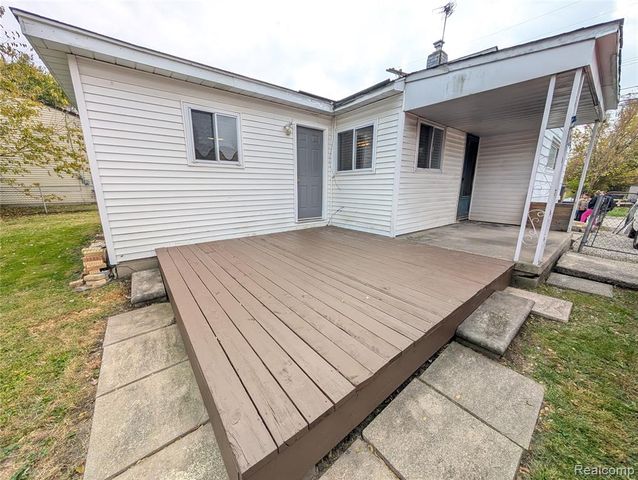 31505 Allegan Court, Westland, MI 48186