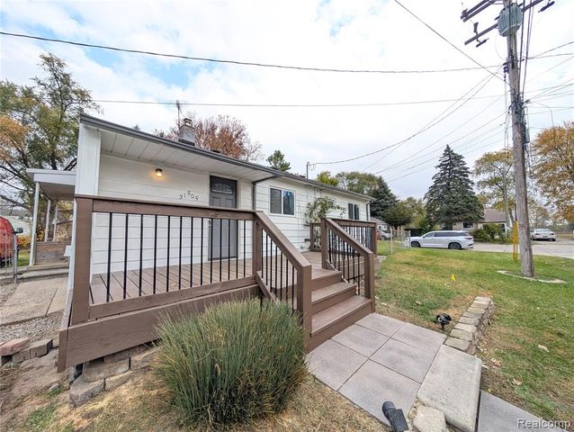 31505 Allegan Court, Westland, MI 48186