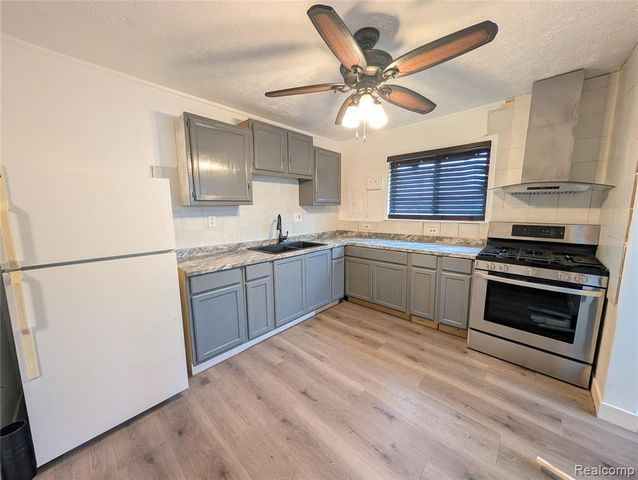 31505 Allegan Court, Westland, MI 48186