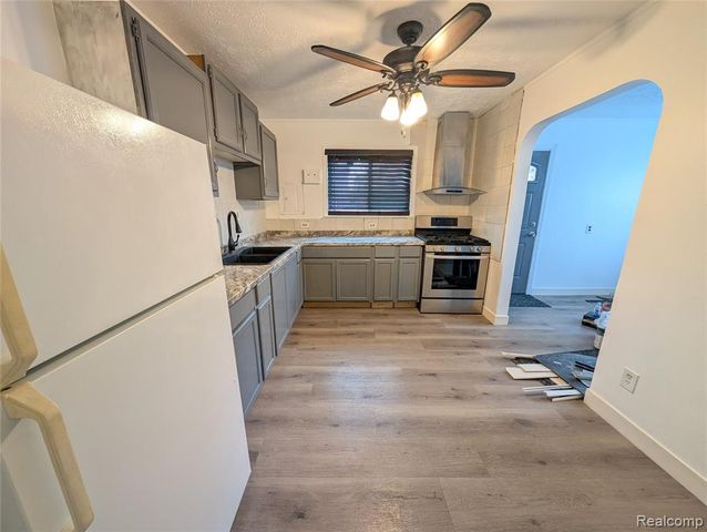 31505 Allegan Court, Westland, MI 48186