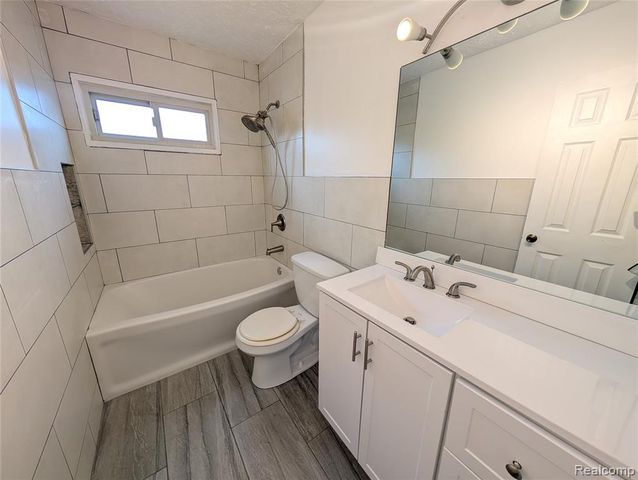 31505 Allegan Court, Westland, MI 48186