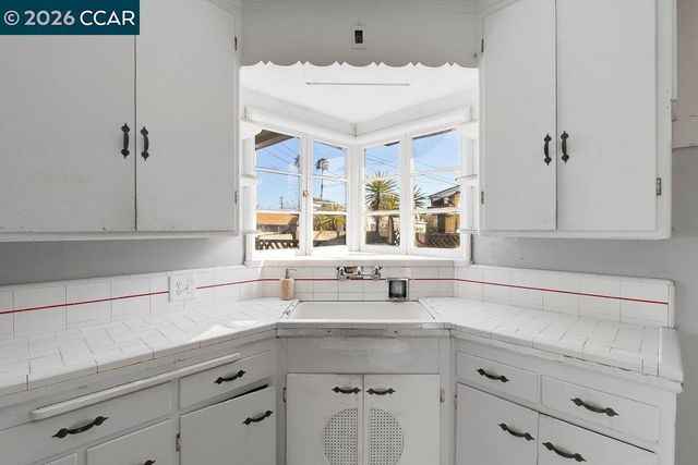 2614 Chanslor Avenue, Richmond, CA 94803