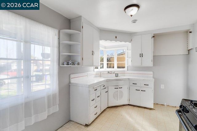 2614 Chanslor Avenue, Richmond, CA 94803