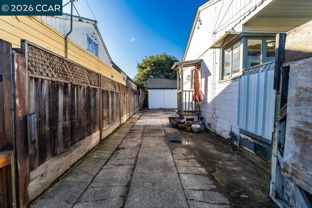 2614 Chanslor Avenue, Richmond, CA 94803
