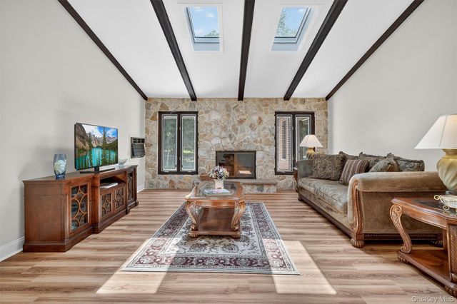 10 Wesley Court, Congers, NY 10920