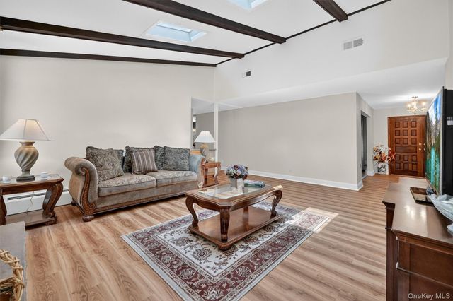 10 Wesley Court, Congers, NY 10920