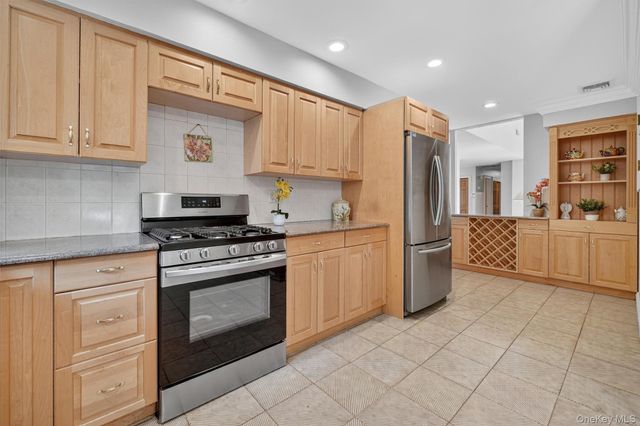 10 Wesley Court, Congers, NY 10920